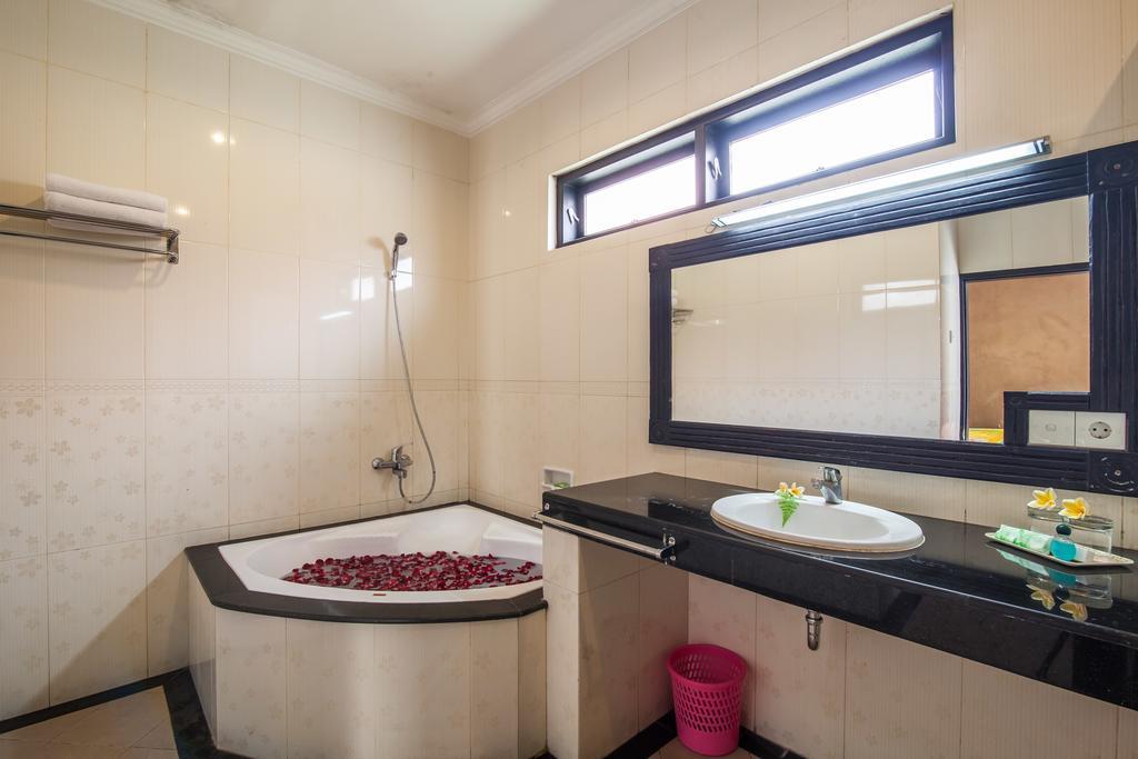 Puri Yuma Hotel Denpasar Extérieur photo