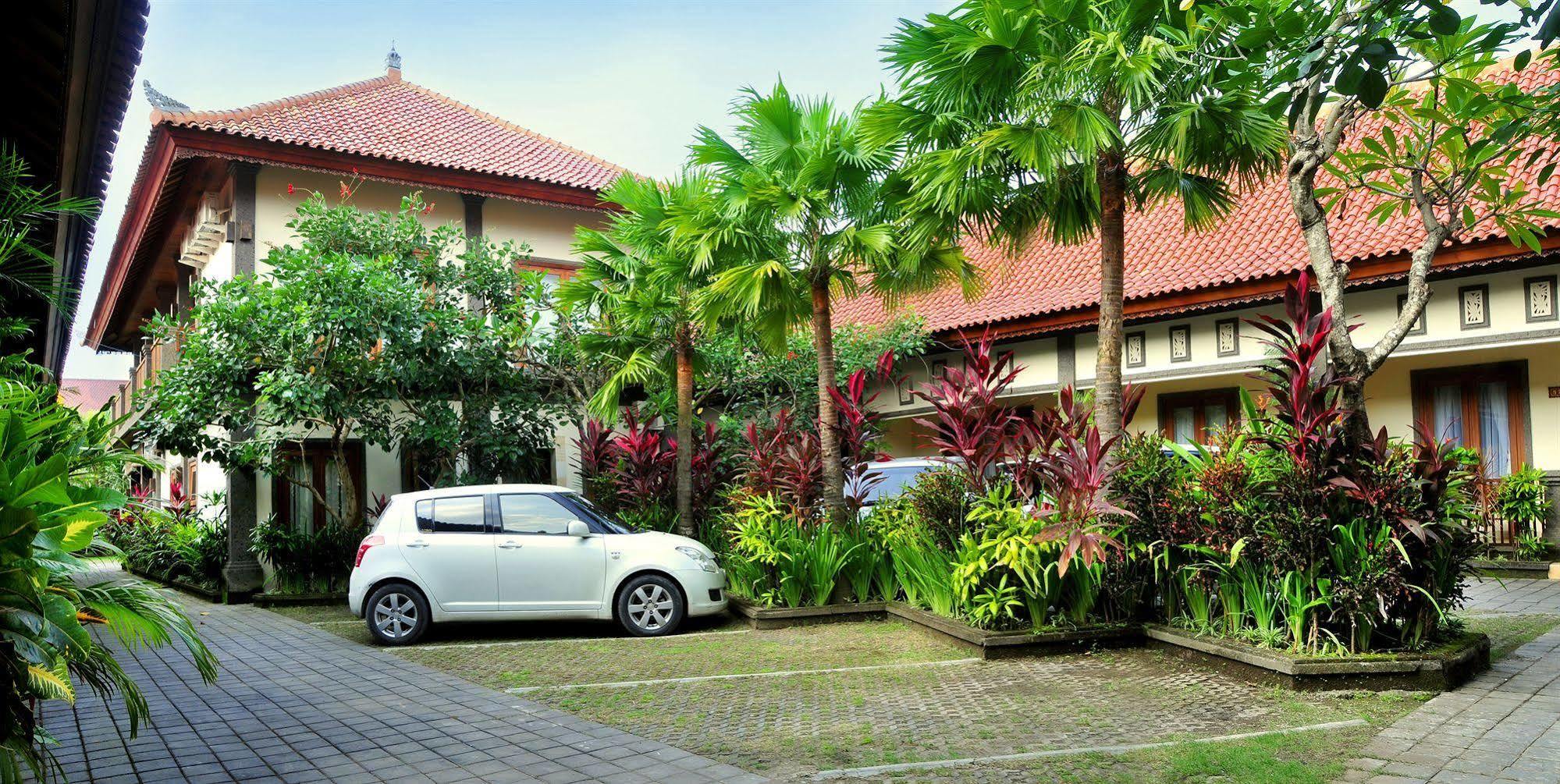 Puri Yuma Hotel Denpasar Extérieur photo